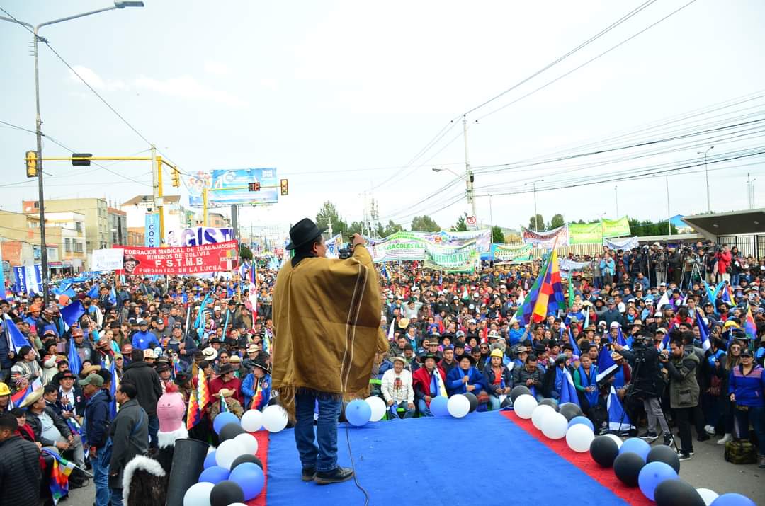 Junto al Presidente @LuchoXBolivia y las Organizaciones Sociales Matrices participamos en la inauguración del X Congreso Nacional del MAS-IPSP en la ciudad de El Alto. Con una impresionante presencia de personas nos reunimos para fortalecer nuestro instrumento político.
