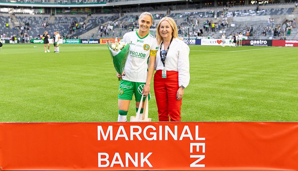 Dagens matchvärd, Marginalen Bank, utsåg @alicee_carlsson till bäst i #Bajen efter derbysegern! 💚