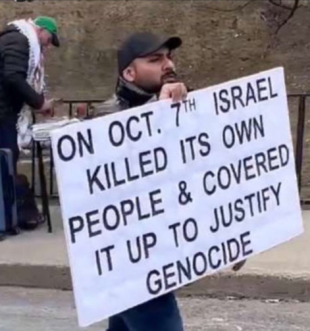 aymonjo9's tweet photo. @intifada @AliAbunimah @ScreamsBefore https://t.co/2jM04tXb7p