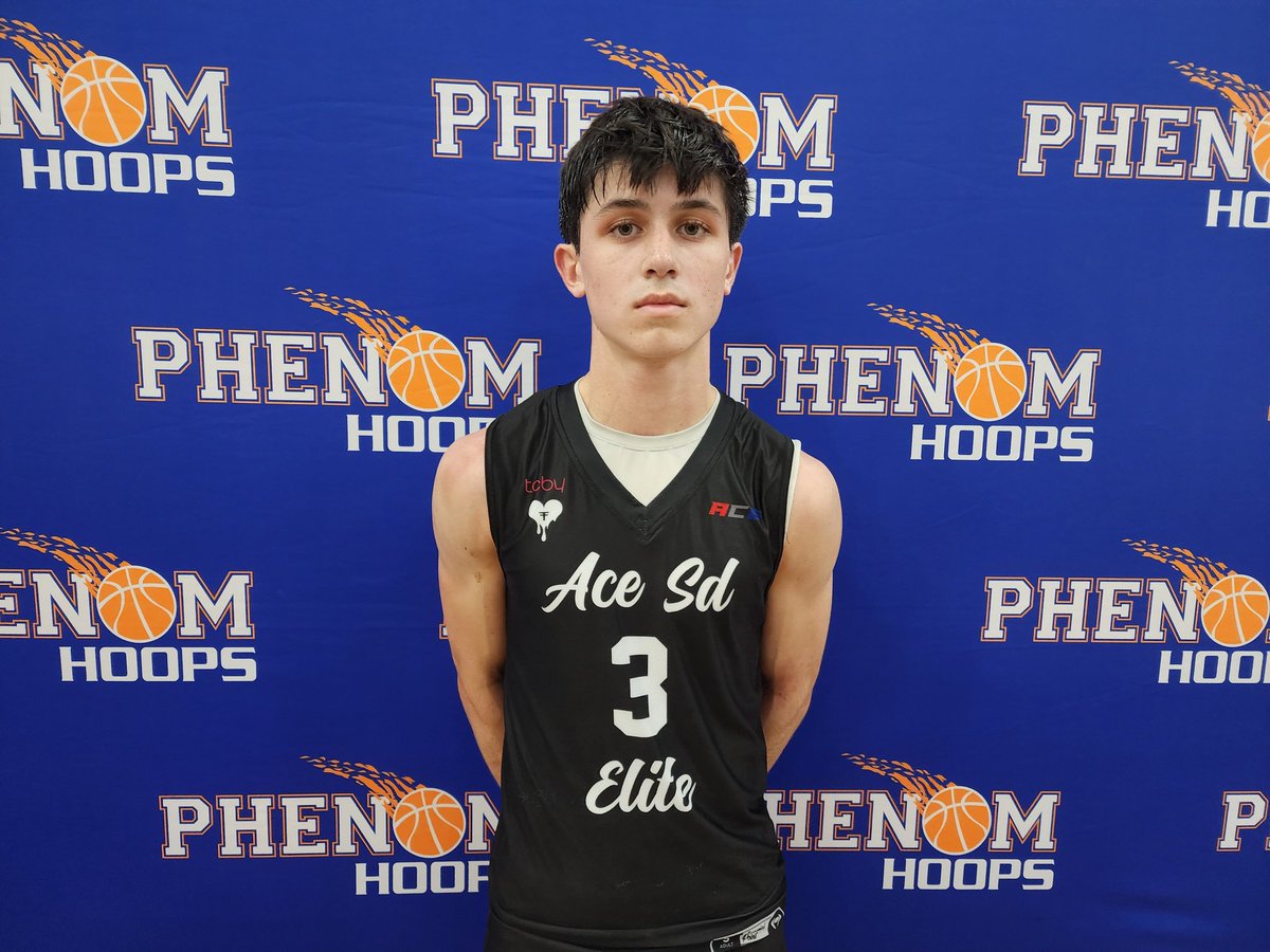 2025 Brady Dunn (ACE SD) continues to lead by example. Finished with 29 points and shot the ball EXTREMELY well from deep today with 8 3-pointers to lead his team. Shooter with a ton of confidence, as well as a high IQ decision-maker. #PhenomMayMadness