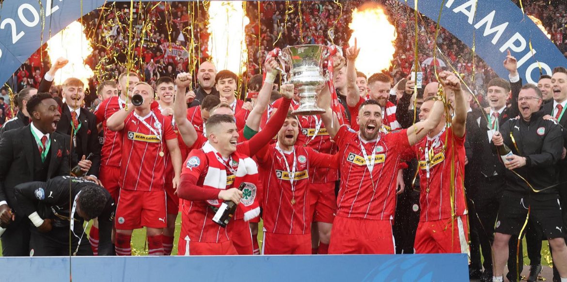 Congratulations Cliftonville on finally getting your hands on the Irish Cup again after so many years. No doubt a certain Tommy B is looking down from above with his usual big beaming smile 🙌 You reds 👏👏👏❤️🤍🏆 #Champions