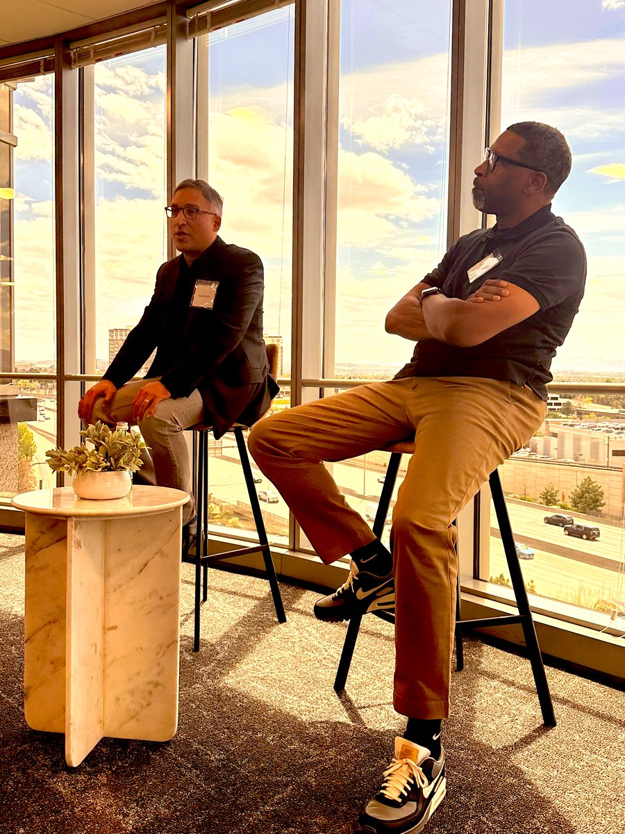Our founder @ElizabethGore met with #Denver Mayor @MikeJohnstonCO & leaders @DerrickNAACP @zawthet @neal_katyal @BennieFowler123 to discuss equitable access to capital in #CO for small businesses. They are bringing back downtown and pulling SMB with them!