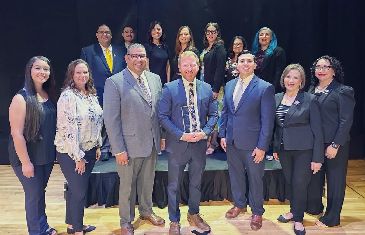 Mark Luque (@markaluque) on Twitter photo Congratulations to the Bakersfield City School District and Paul Cato Middle School and Chipman Jr. High on their achievement as California Distinguished Schools. ##teambcsd <a href="/Team_BCSD/">Bakersfield City School District</a> <a href="/tprieto/">Tomás Prieto</a> <a href="/TonyRchrdsn/">Tony Richardson</a> #csrp2024 Congratulations to the Bakersfield City School District and Paul Cato Middle School and Chipman Jr. High on their achievement as California Distinguished Schools. ##teambcsd <a href="/Team_BCSD/">Bakersfield City School District</a> <a href="/tprieto/">Tomás Prieto</a> <a href="/TonyRchrdsn/">Tony Richardson</a> #csrp2024