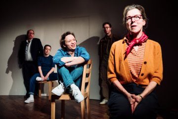Just seen Stephen Unwin’s @RoseUnwin deeply poignant and powerful stage version of LAUGHING BOY at @JSTheatre, based on Sara Ryan’s true story of uncovering the truth of her teenager son’s death in NHS care. A superb cast is led by @Deejanie, @forbesmasson & @Alfie_Friedman.