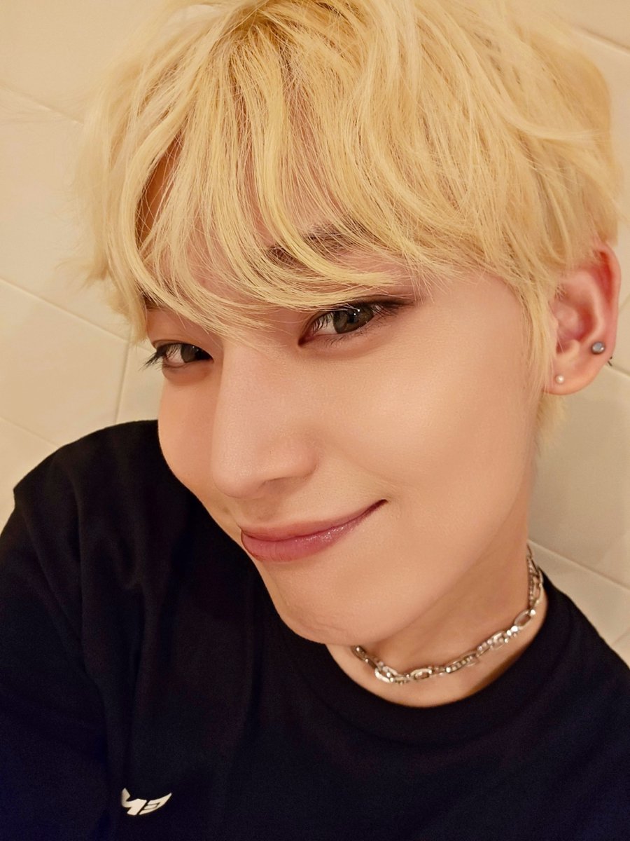 [ #선우’s Post ] 240505 #SUNOO: ENGENEs I was really really happy during the US tour thank you hehe I'll look forward to the Japan tour too ❤️ @ENHYPEN_members @ENHYPEN #ENHYPEN #엔하이픈