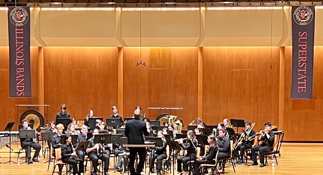 Super fan!!! @RMHSKelly drove down before seeing @RMHSMUSTANGS theatre matinee this afternoon to cheer on & be impressed with @rmhs_bands Superstate performance @UofIllinois at 8:30 AM! 2024 Illinois Superstate Concert Band Festival! @d214finearts @District214 @ScottRoweEdD