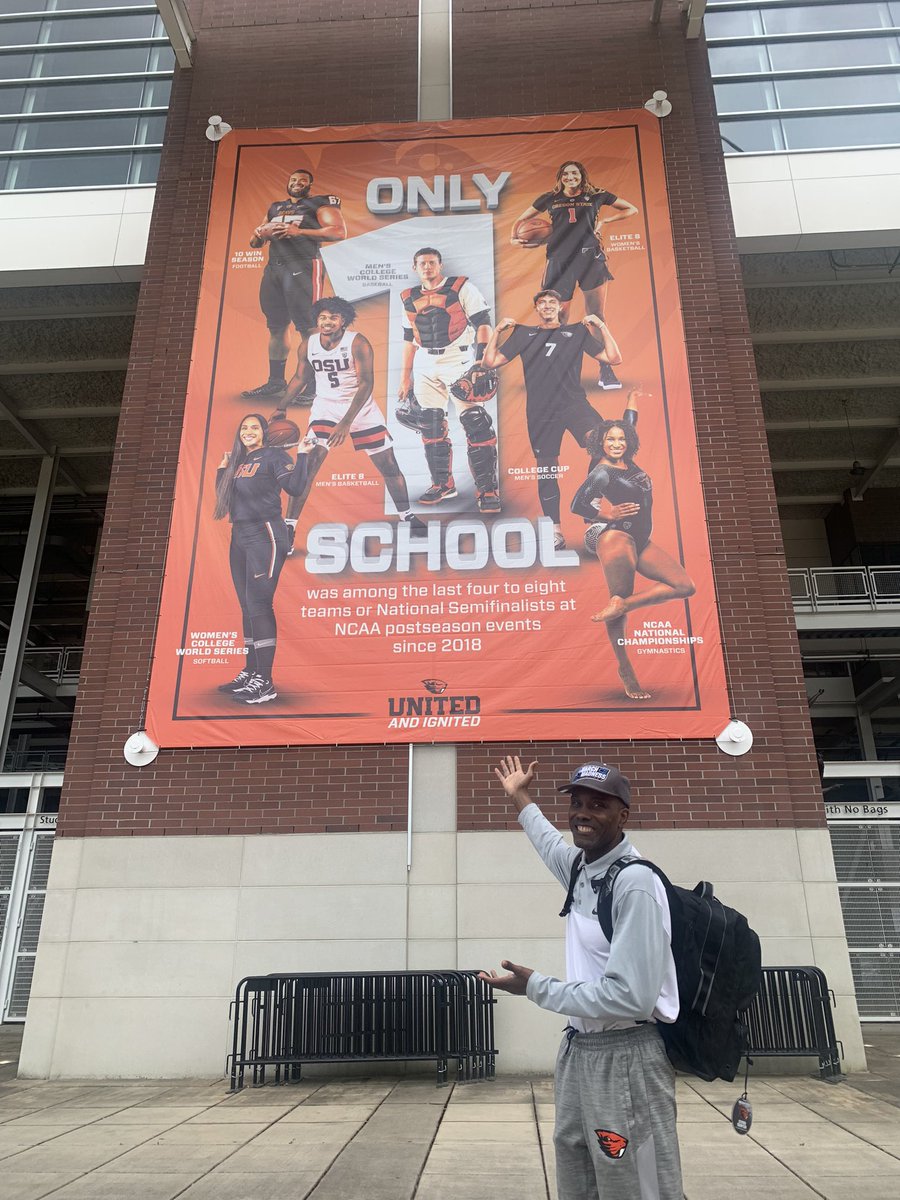 Stephen Thompson tweet media