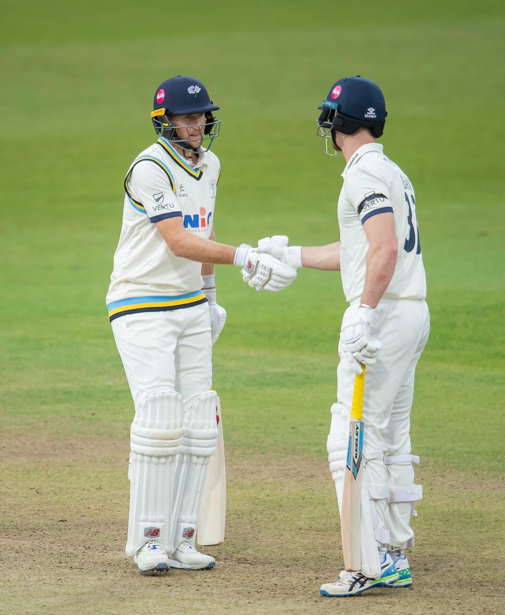 Finley Bean 🤝 Joe Root

2⃣0⃣0⃣ run partnership 👏👏