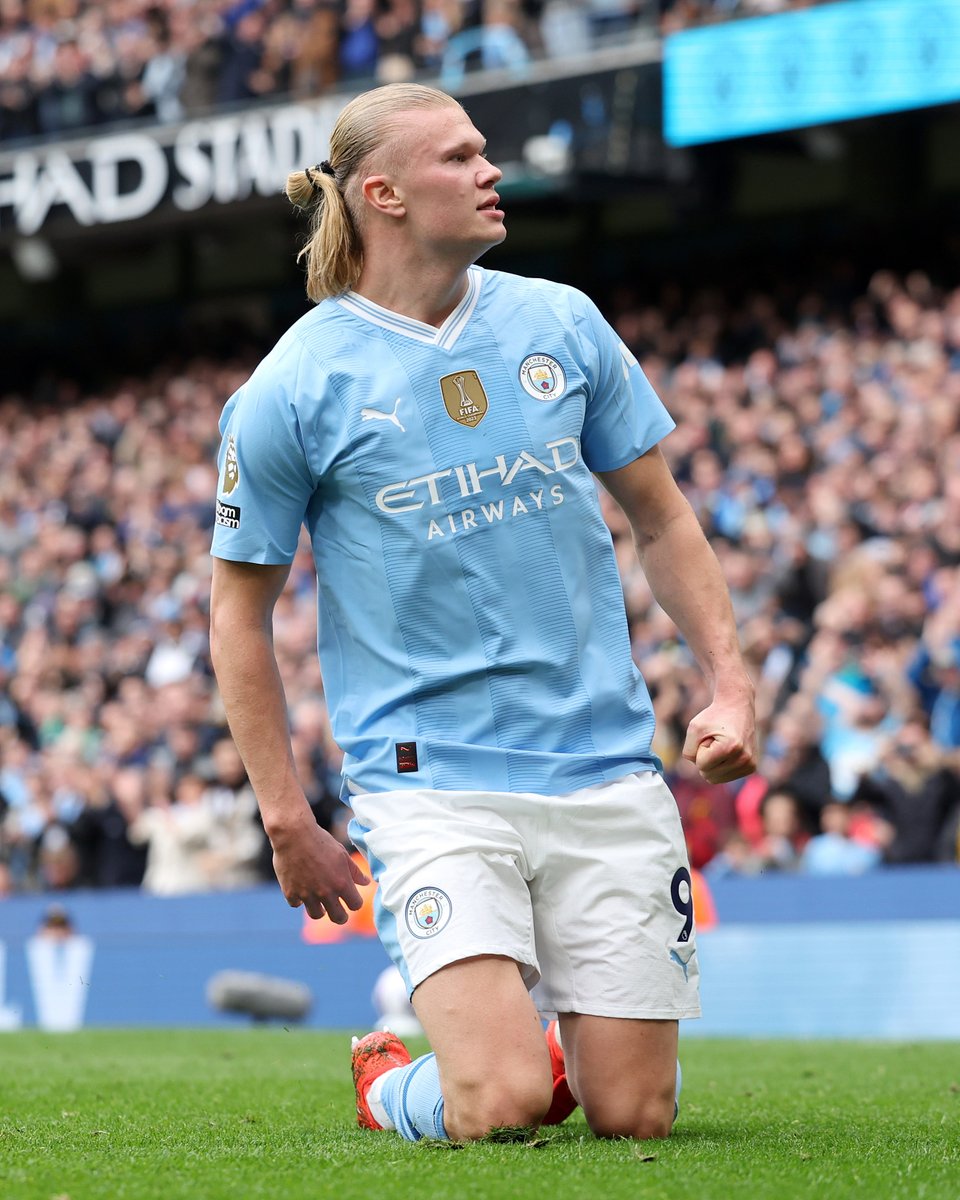 Half-time at Etihad Stadium, and @ManCity take a 3-0 lead into the break! They have all come courtesy of Erling Haaland, who now has 24 goals to his name this season ⚽️ #MCIWOL