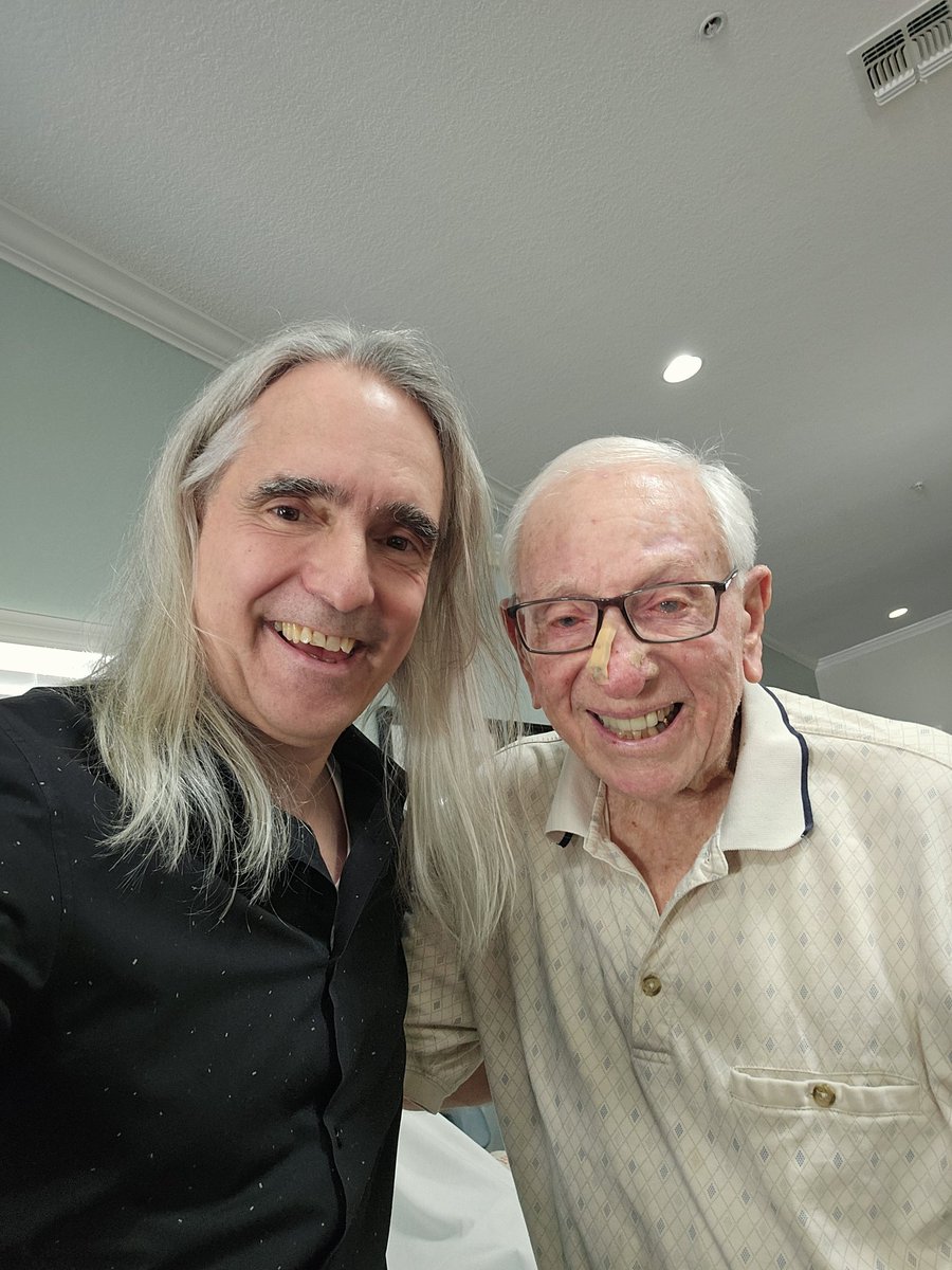 Gene Morvay. 97 years young.  Played drums with Cab Calloway, Tony Bennett, Marvin Hamlish, and now... me! A blast was had by all!! 

#wow #goodday #musicianslife #geneMorvay #musicans #stpetebeach #tampa