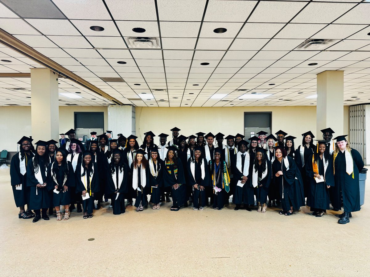 A dream became reality for 41 @JCM_ECH Seniors as they earned their Associate Degree from @JSCC_main today! #ECHfamily #BestInTheWest #Graduation2024