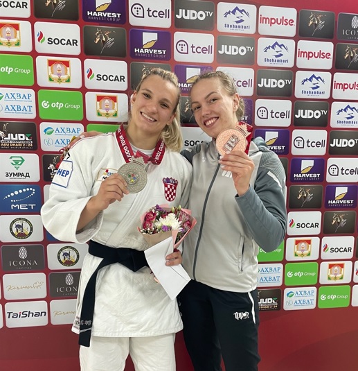 Veselimo se novim uspjesima iz juda 👏🥳 Dolaze nam dvije medalje s jakog Grand Slama iz Dushanbea (Tadžikistan). Lara Cvjetko je u kategoriji do 70 kg bila 🥈, a Iva Oberan se okitila 🥉 u kategoriji do 63 kg. Čestitamo! ❤️