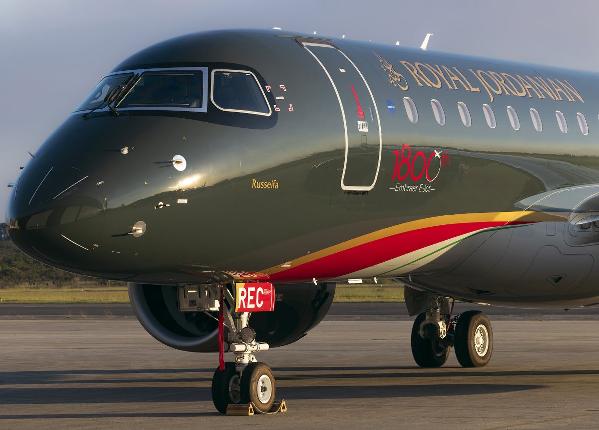 Program E-Jetów #Embraer'a z kolejnym kamieniem milowym. #RoyalJordanian odebrały 1800. E-Jeta, którym został #E190-#E2 w leasingu od #Azorra / @embraer delivers the 1800th #EJet. The new @AzorraAviation owned #E190E2 was handed over to @RoyalJordanian👉rynek-lotniczy.pl/wiadomosci/emb…