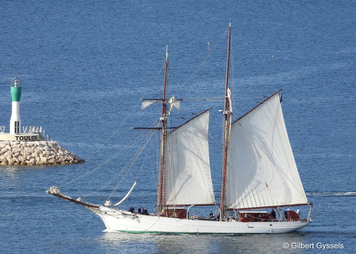 French schooner for the Naval Academy ( Goélette pour L'école Navale )  FS BELLE POULE  A 650 in service 1932 coming into Toulon May 04,2024 for La Seyne sur Mer where she will be open to the public on May 05,2024.@WarshipCam
