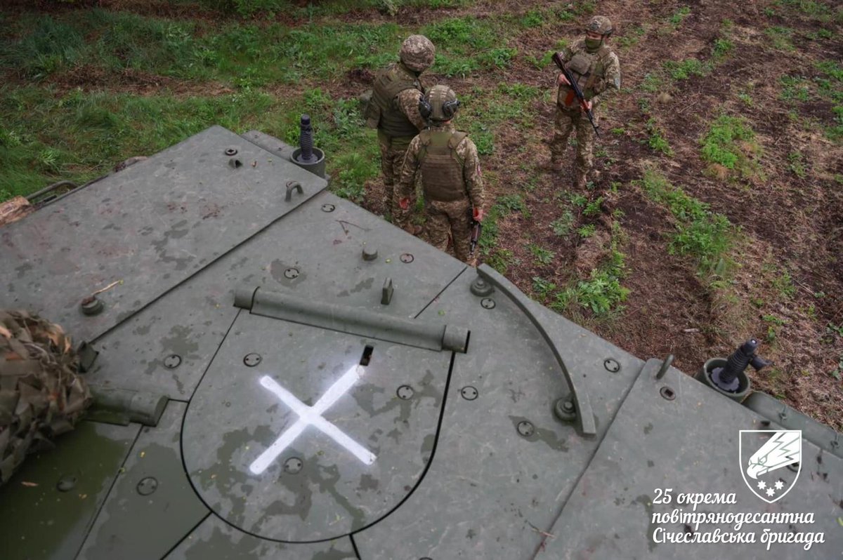 📷 1A3 Marder infantry fighting vehicles of Ukrainian 25th Airborne Brigade. #UkrainianArmy