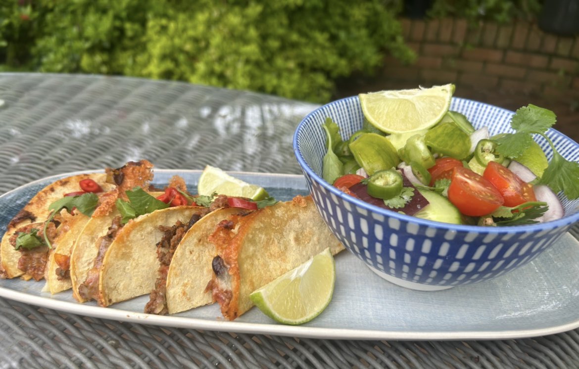 On the eve of #CincoDeMayo chilli & cheese quesadillas with a spicy salad & a squeeze of lime 😋