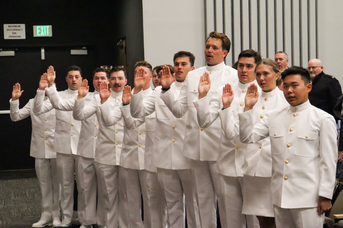 Congratulations to our newest ensigns who have just taken their Oath of Office! Next up is our Commencement Ceremony that will now start at 11:30 a.m. 🎉⚓️🌎⚙️ #commissioningceremony #calmaritime #csumaritimeacademy #calmaritimecommencement #commencement #classof2024 #graduation