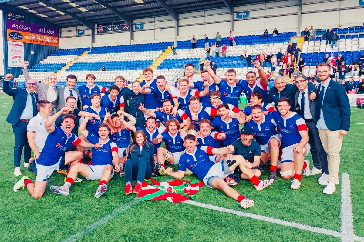 L’équipe de France universitaire remporte le Crunch au bout du suspense à Coventry (48-43) ! 

Bravooooooo les Bleuuuusss ! 

🏴󠁧󠁢󠁥󠁮󠁧󠁿🌹🏉🐓🇫🇷

#FFSU #SportUniversitaire #Rugby