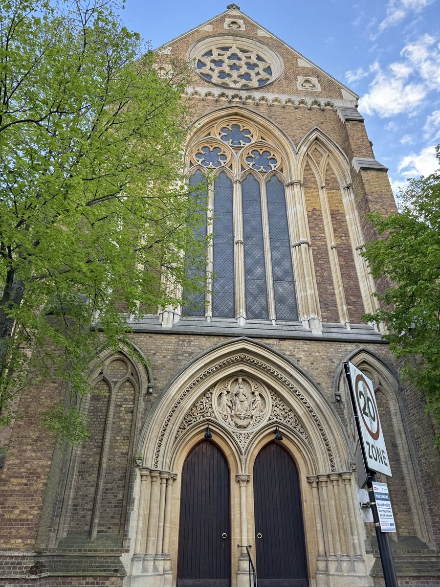 I finally got to visit the Rosary Shrine in London today after missing previous opportunities, and it was unexpectedly on the feast of the English martyrs. How perfect. 💙