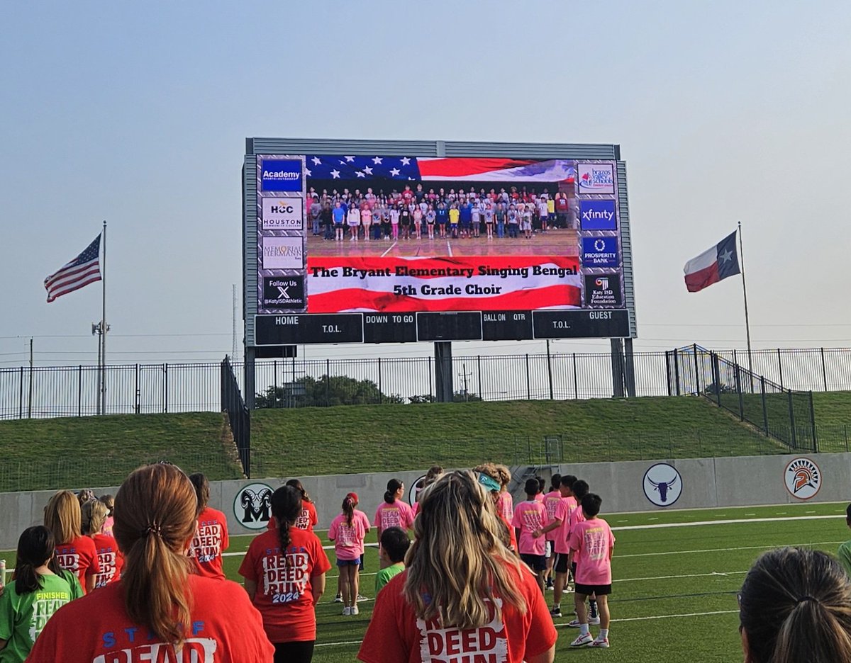 Our Read Deed Run team completed their last 1.2 miles this morning. 26 books. 26 deeds. 26.2 miles. Our Singing Bengal Choir sang the National Anthem to start the event. Thank you to our teachers and staff who volunteered their time all year and today. #bengalpride @katyisd