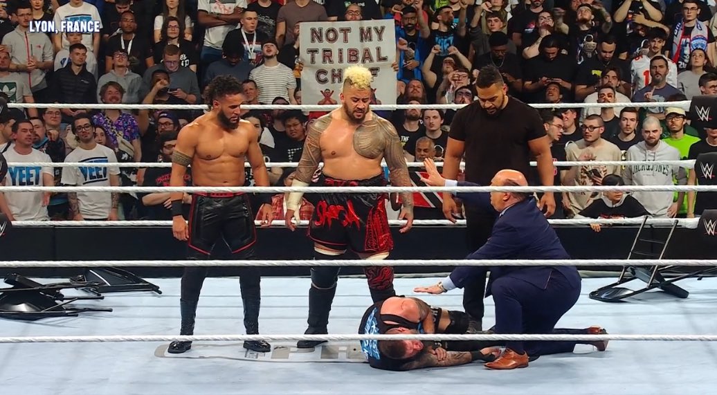 Estos 3 contra #RomanReigns y #TheUsos 

Ese es el futuro.
#WWEBacklash