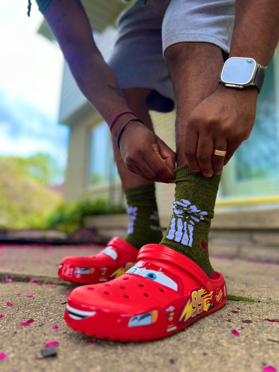 All gas no breaks today. Be at the baseball fields today, sons tournament 🤙🏾 #kotd #kickcheck #snkrs #snkrsliveheatingup #shoessofresh #yoursneakersaredope #snkrskickcheck #crocs #cars #lightningmcqueen #iphonephotagraphy