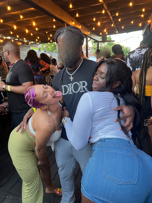 2 pic. We love the fans 😍🔥 @MsSapphireee https://t.co/gKMxi50uqp<a class="tags" href="/tag/mssapphireee">@mssapphireee</a>