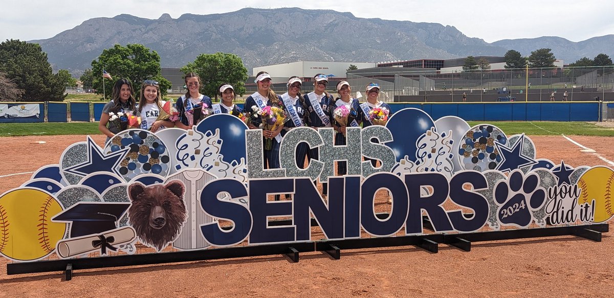 PrincipalLCHS's tweet image. Congratulations to our La Cueva Senior Softball student athletes! You will be missed! 🐻 🥎 💙 #WALC #Classof2024