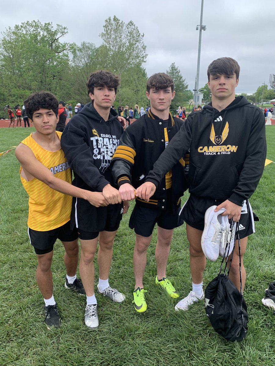 The 4x200 squad of Lodder, Haggard, Eddins and Garr punches their ticket to Sectionals next weekend with a 4th place finish! #TurnAndBurn 🎟️🥊