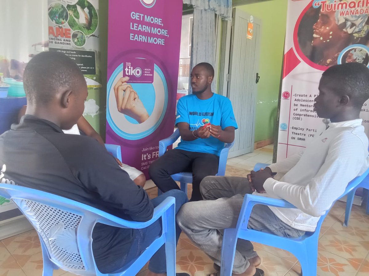 Peer to peer learning session Sharing some great knowledge on contraceptives with the youth and demonstrating on the right procedure of putting on a condom when duty calls we answer.The best platform with accurate information on contraceptives ni pale lifeyangu.com