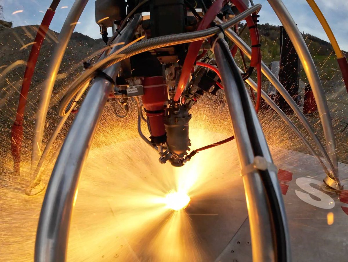 Check out these pics from our 1st vertical static fire tests! 🔥 You can see sparks & flames due to the plume and launchpad interaction. These tests are key to verify the effectiveness of the fireproofing on Colibri's TVC actuators and cabling! #StaticFire #Flames #ColibriTests