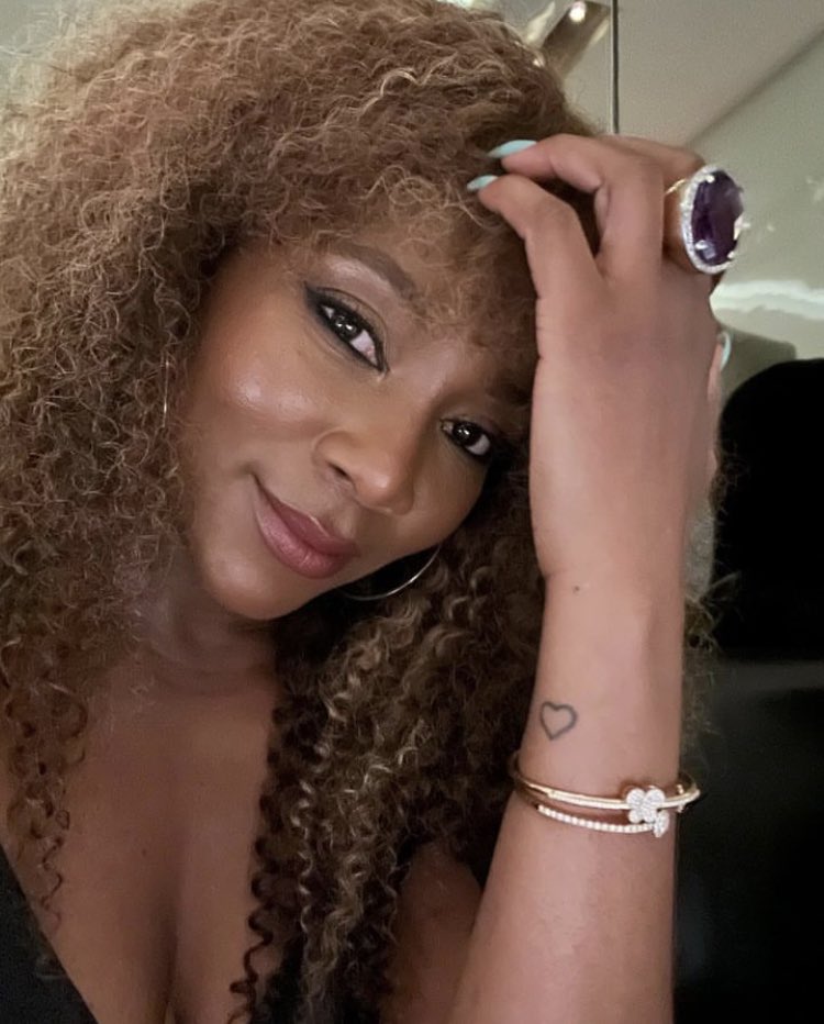 Genevieve is 45 and still looks like she’s in her late 20’s🥵