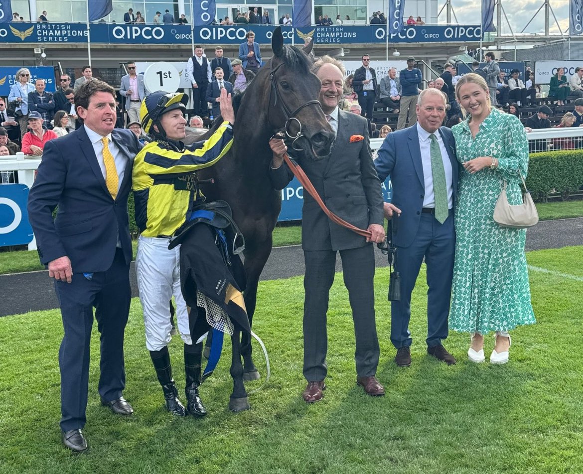 Thanks to @sagrassick for this lovely photo of happy winner James’s Delight & congratulations to his connections today @NewmarketRace - this handsome son of @YeomanstownStud Invincible Army was bred & consigned by @NewtownStud