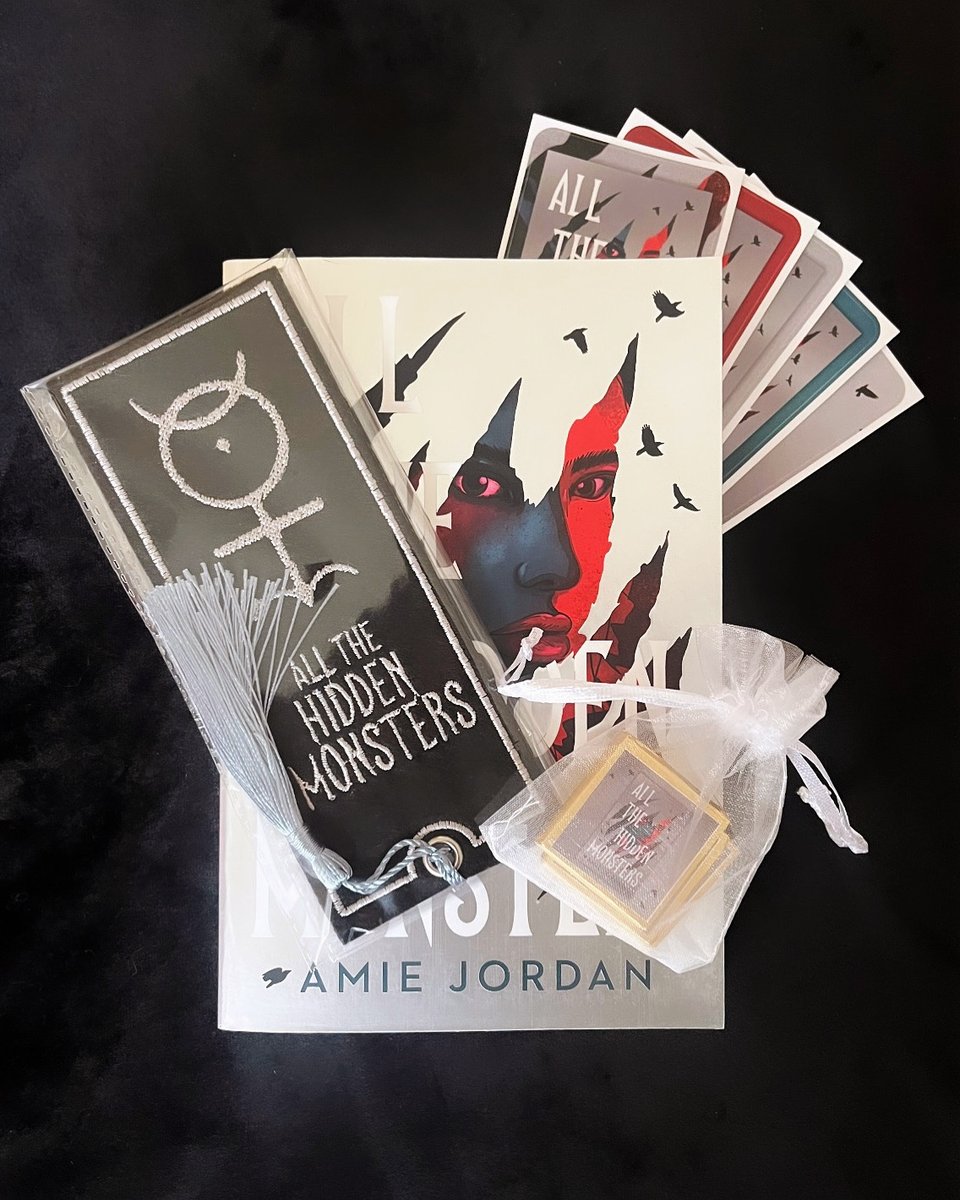 amiescool's tweet photo. ✨ G I V E A W A Y ✨

last few days before publication so thought I’d treat us to a little competition! 

To win a signed copy, ATHM bookmark handmade by moi, stickers &amp; tiny chocolates simply like, retweet &amp; tag a pal in comments

(deadline etc cont. in comment below)

🐺✨👻🌙 https://t.co/DMbKLiJBq9