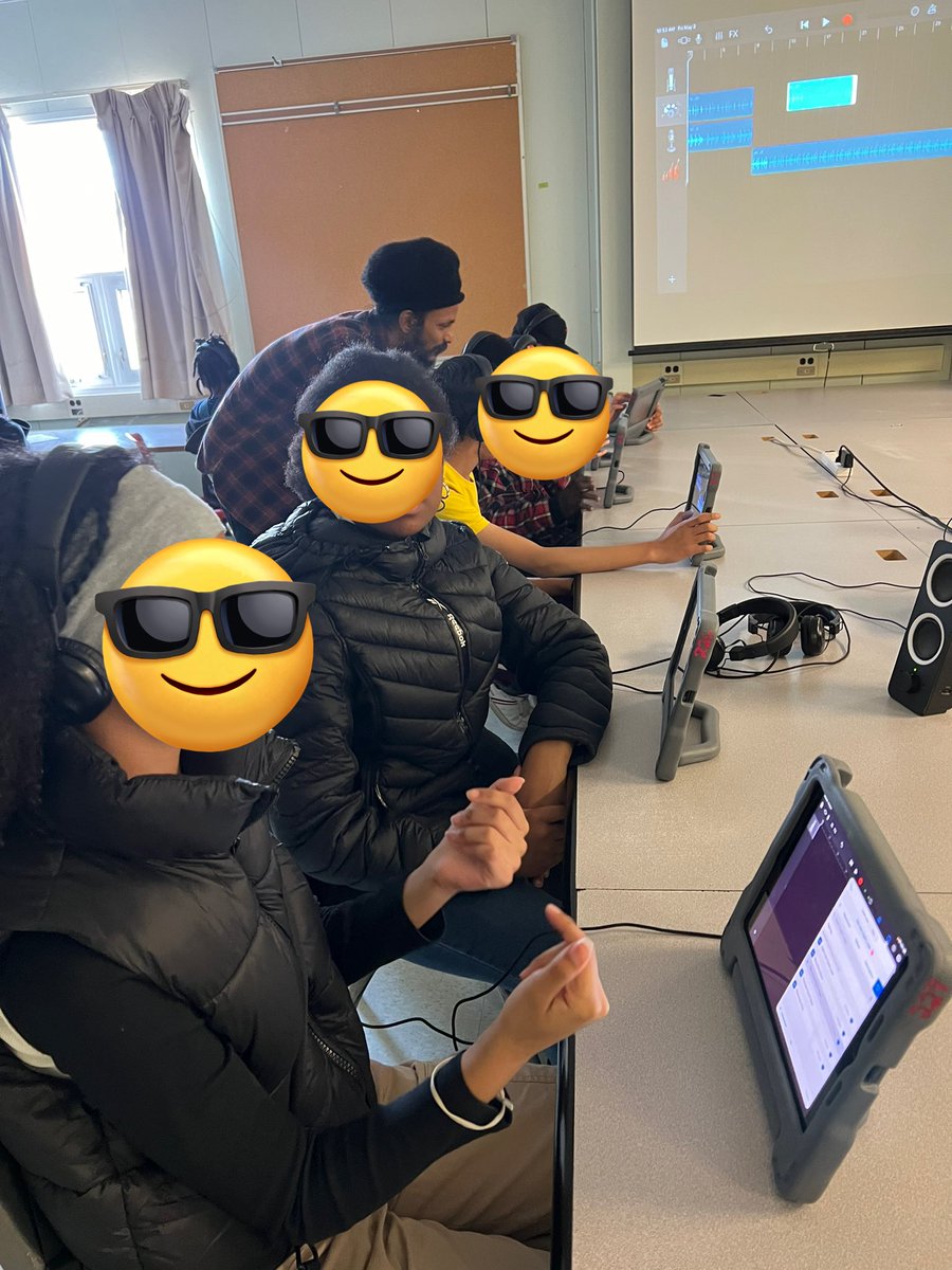 Who knew that we’d be thinking about fractions and bars when we were creating our beats <a href="/tdsb_SMPS/">St. Margaret's PS</a> ? Thanks to Aaleem and <a href="/spinelpoeta/">spinelpoeta</a> for sharing their knowledge and insights for this HIP HOP PROJECT! <a href="/rianbhoolai/">Rian Bhoolai</a> #grade56
