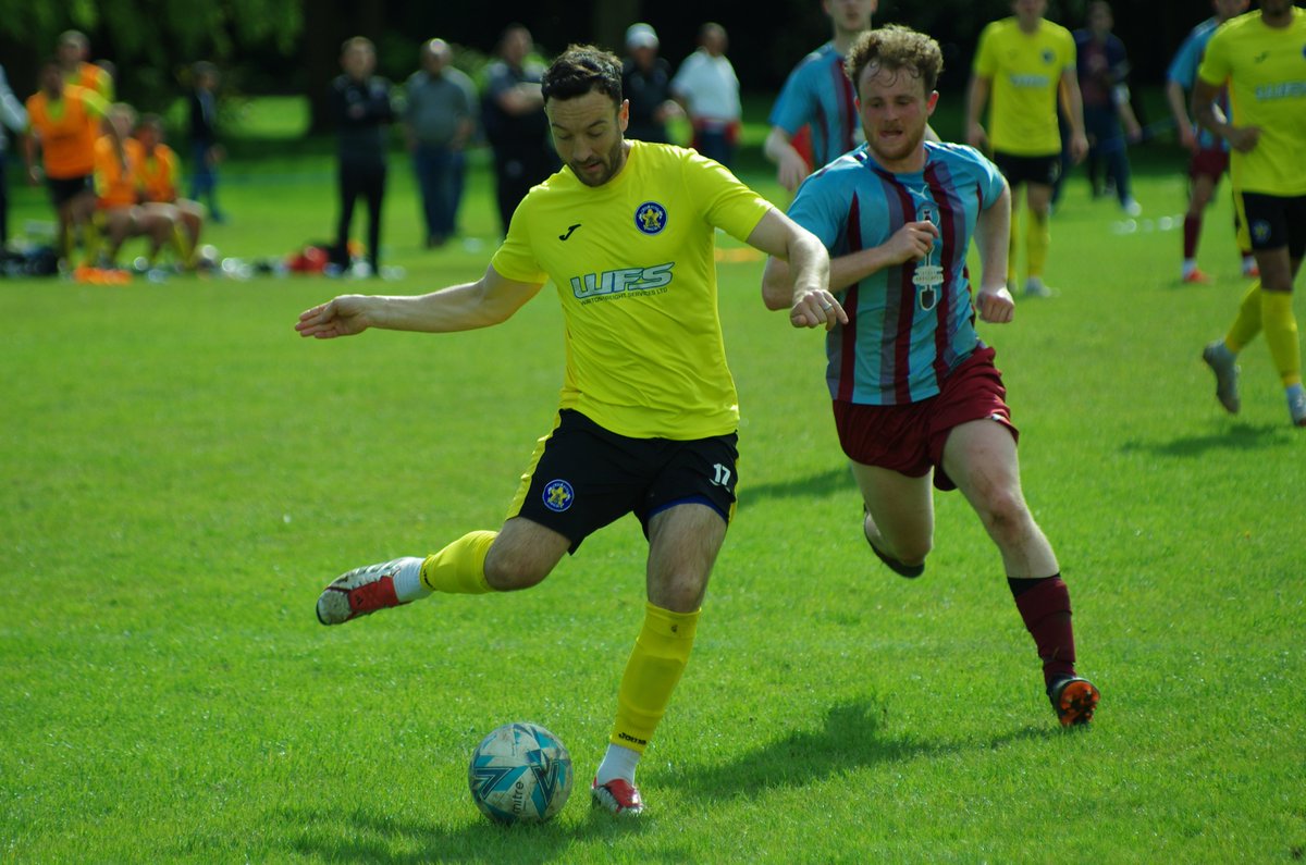 RayleighFootie's tweet image. A few photos📸 as Rayleigh Town put in a good solid team performance with a 4-0 away win at Harold Wood, now onto the BIG one on Wednesday night
@eofl @RayleighTownFC1 @NonLeagueCrowd @ScottMHC14