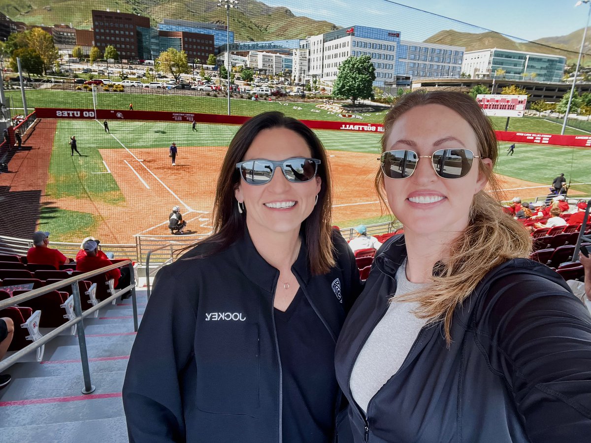 Perfect Day for a Matinee of @pac12 Softball! Game 2 after a comeback Win for @Utah_Softball last night over #9 @UWSoftball The Huskies will try to even the series today! Alongside All American Pitcher @KenzieFowler19 😎🥎@Pac12Network 12MT