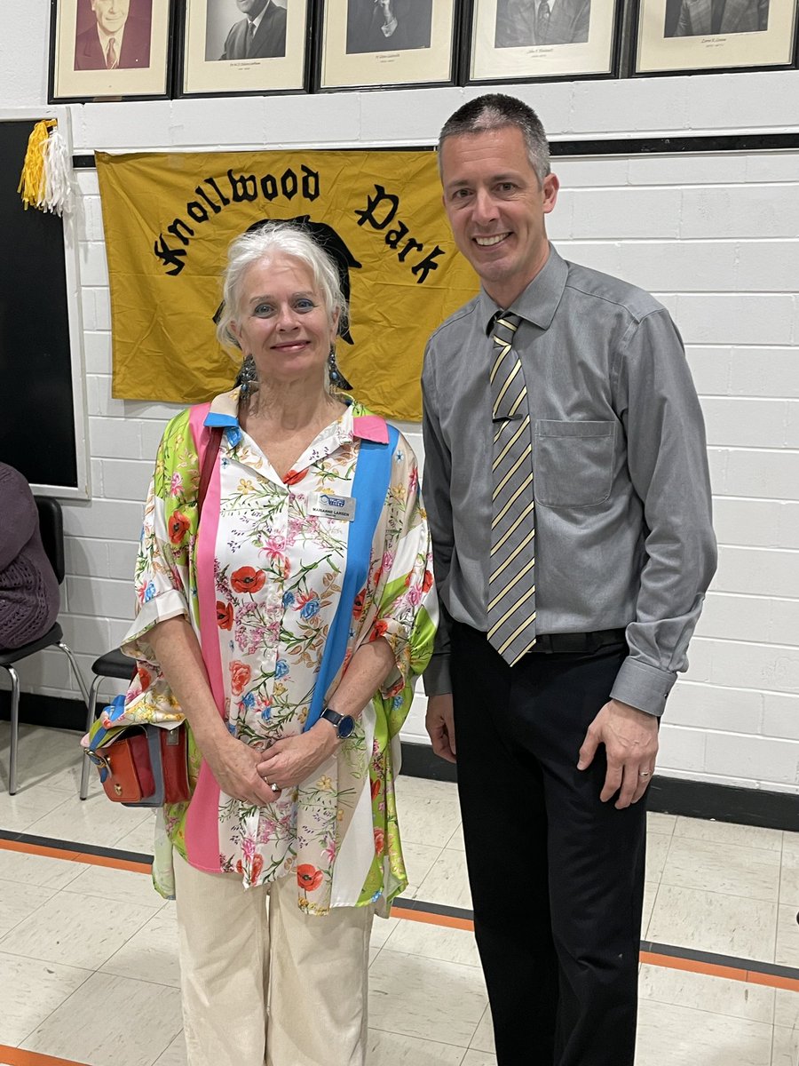 Thank you to @TrusteeMLarsen and @losbourn2 for joining us this morning to celebrate our schools 75th Anniversary. It was an amazing day for our community. @rchisholm22 @MsKToy @tvdsb