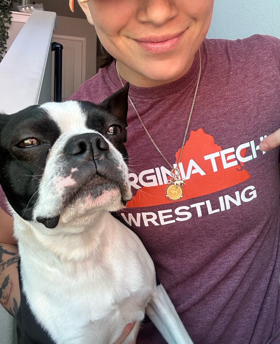 @ShirtADayInMay @bluechiptweets Day 4️⃣ #WrestlingShirtADayinMay I got @HokiesWrestling @southeastrtc 🧡🦃