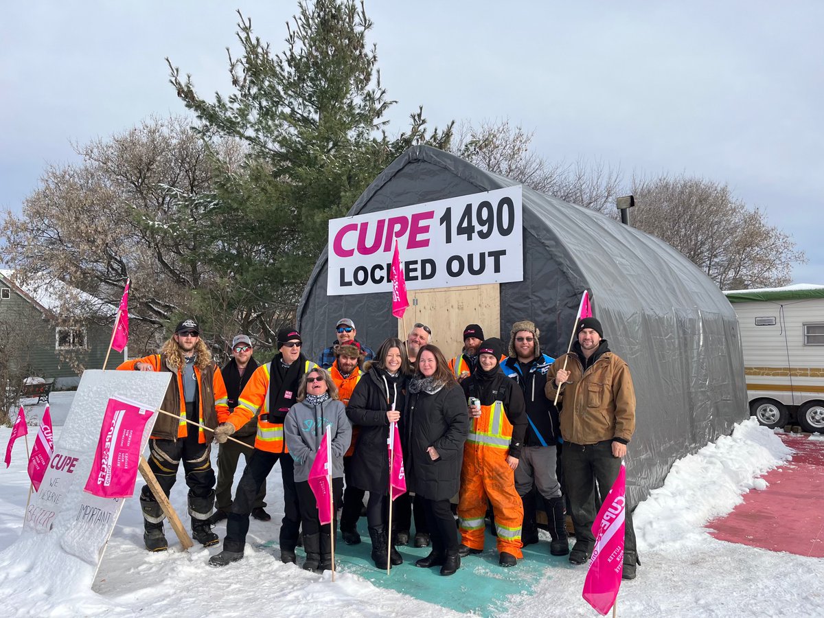 Congratulations to the tenacious members of CUPE 1490, who have reached a tentative agreement with the Township of Black River-Matheson after holding strong for six long months! Looking forward to your return to work delivering great public services in your community.