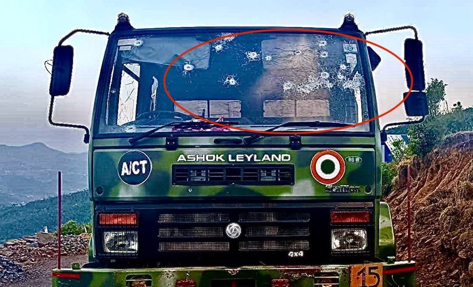 An Indian Air Force vehicle convoy was attacked by Jihadis in the Poonch district of J&K. 5 IAF personnel injured and one soldier succumbed to his injuries later. Prayers of all Indians are with IAF personnel now. 🙏