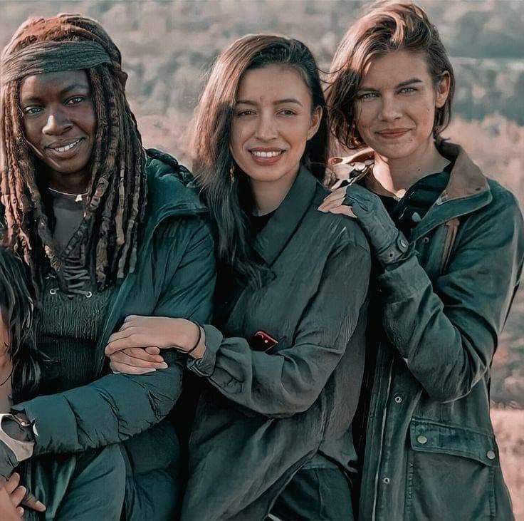 3 lovely ladies ❤️
#DanaiGurira #ChristianSerratos #LaurenCohan #TWD