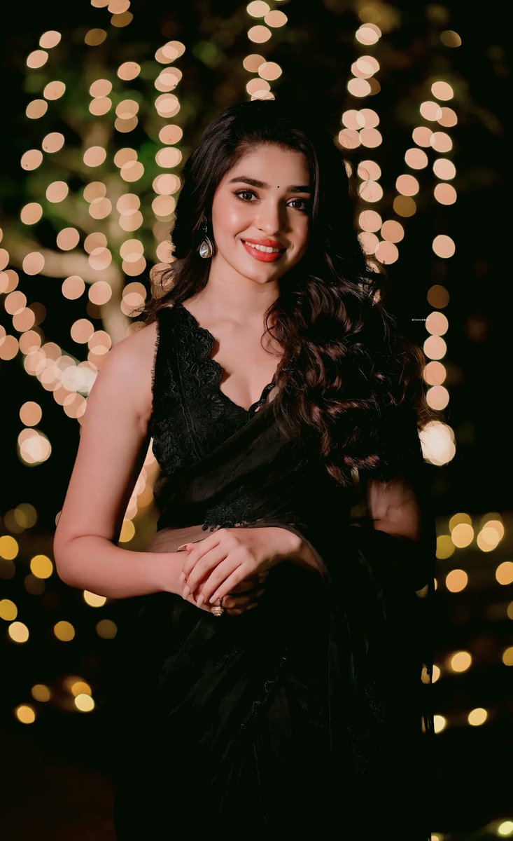 Good night ❤️

Krithi shetty 🤩