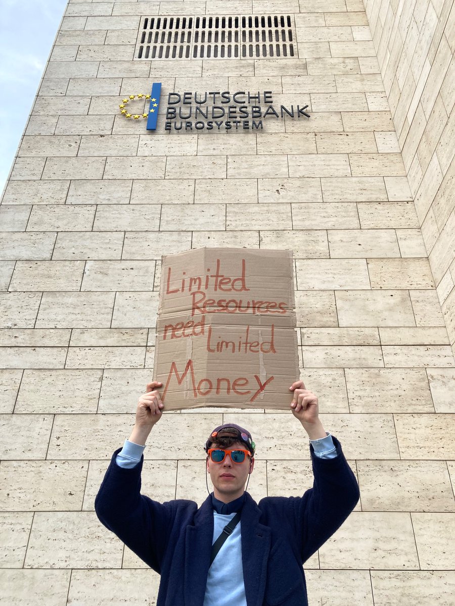 It’s #SaturdayForSatoshi and today I’m in Berlin showing solidarity with my fellow activists from @AufstandLastGen in their street blockade to #StopFossileSubsidies as well as raising #Bitcoin awareness in front of the German Central Bank.