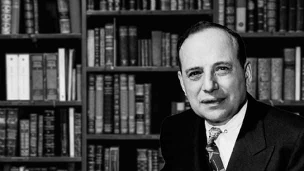 IsKitaplari's tweet photo. Benjamin Graham'dan yatırımla ilgili
40 değerli söz

1. “Küçük masraflara dikkat et. Küçük bir delik gemi batırır.”

Benjamin Graham https://t.co/S4oKJWRSoS