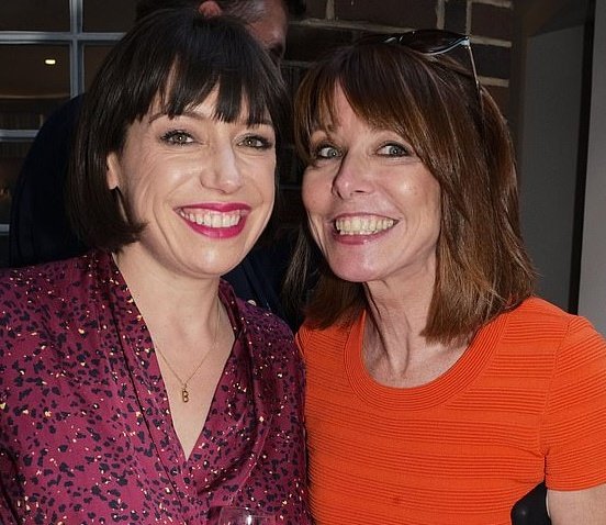 🇬🇧 Lipstick Beth Rigby & Narcissist Kay Burley - a pair of insufferable, hypocritical, patronising, tedious, Boris / Brexit / Tory hating, pitiful, bloody annoying, vainglorious left-wing numpties
#ScumMedia 🇬🇧