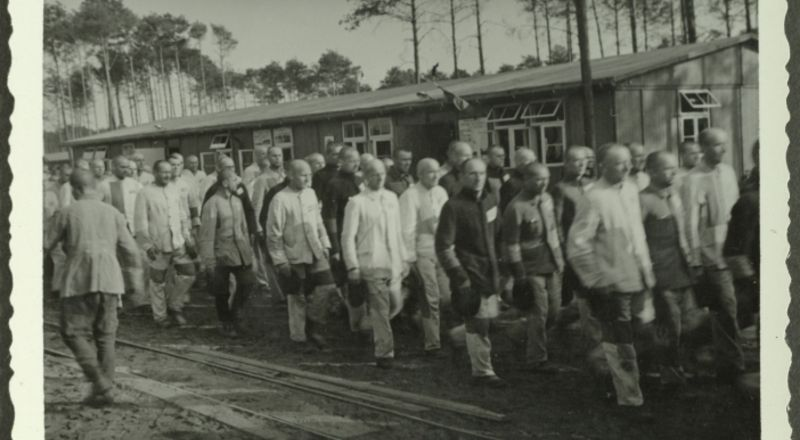 - En Sachsenhausen se redactaron normativas que servirían de base para todos los demás campos (distintivos, códigos de castigo...)

- Sachsenhausen era un campo de concentración, no de exterminio.

(En este hilo cuento las diferencias: x.com/RestaurandoDig…)