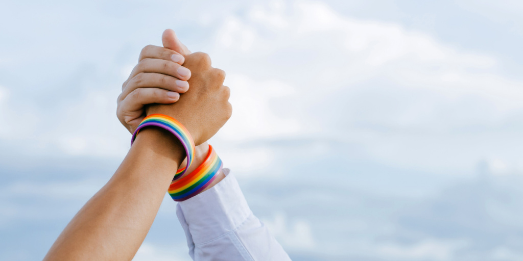 LornaByrne's tweet image. I sometimes see angels of love with homosexual couples.
Some people find it hard to accept that God and the angels could approve of romantic love between two men or two women. All I can say is that I see angels of love with such couples often.

Blessings Lorna