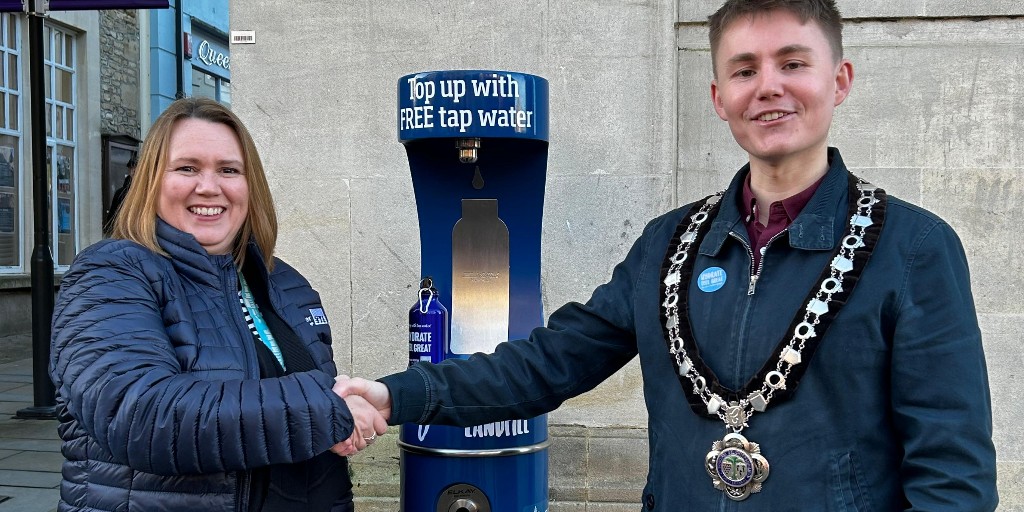 We are delighted to receive the very first Wessex Watermark Award from @wessexwater on behalf of the local community as a thank-you for Chippenham’s engagement with the Community Connectors scheme. The water refill point in the High Street continues to be very popular.