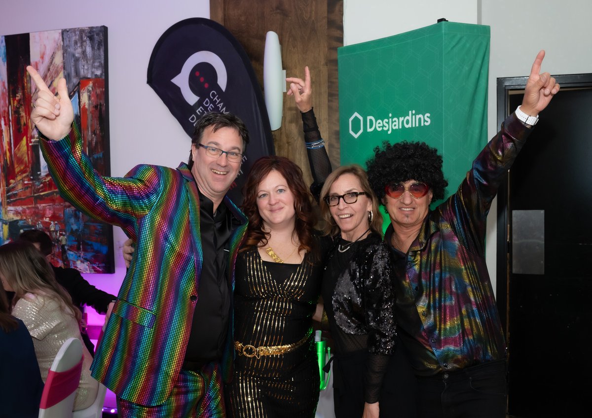 Mon attachée politique, Annie Lajoie, me représentait au Gala de la Nuit Adéloises. Pour la communauté d’affaires, c’était l’occasion de réseauter tout en prenant du bon temps au rythme des tubes disco.

Bravo à l'organisation ainsi qu’à tous les sélectionnés et récipiendaires!